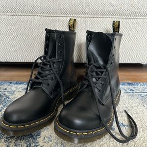 Dr Martens 1460 Women’s Smooth Leather Lace Up Boots.